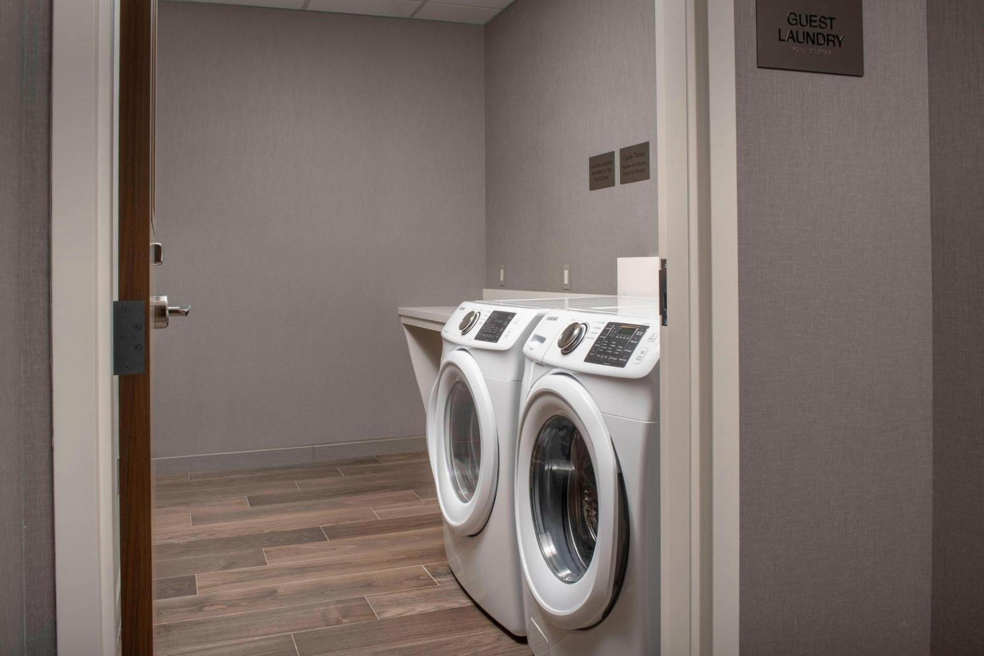 Fairfield Inn & Suites By Marriott Miami Airport West/Дорел Удобства фото